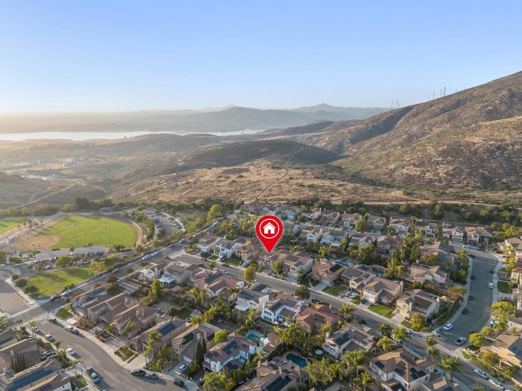 Image 40 of property listing at 315 Calle La Quinta, Chula Vista, CA 91914