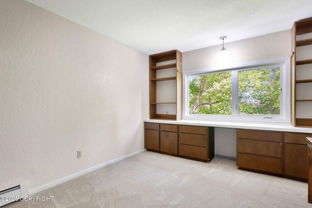 3849 Katmai Circle, Anchorage, AK 99517