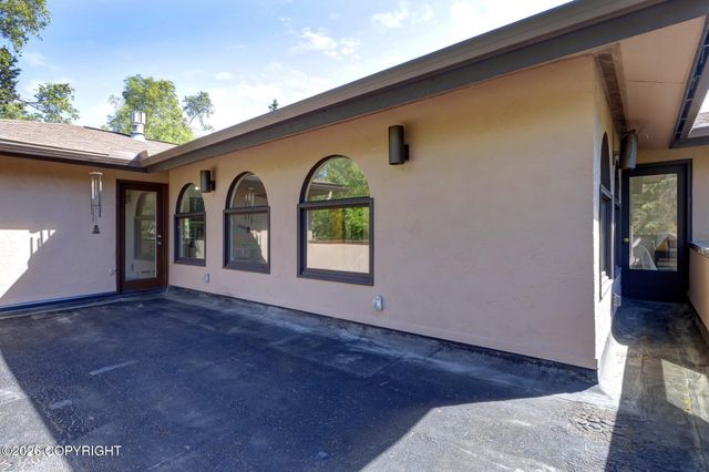 3849 Katmai Circle, Anchorage, AK 99517