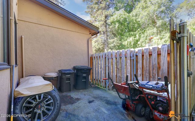 3849 Katmai Circle, Anchorage, AK 99517
