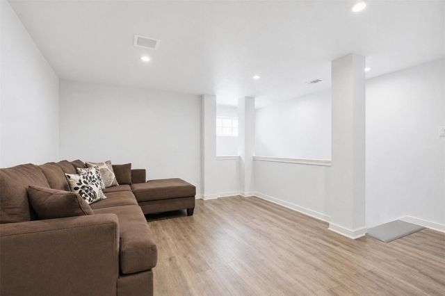 2988 Seminole Street, Willis, TX 77378
