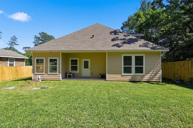 2988 Seminole Street, Willis, TX 77378
