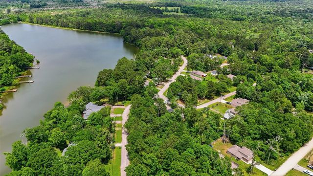 2988 Seminole Street, Willis, TX 77378