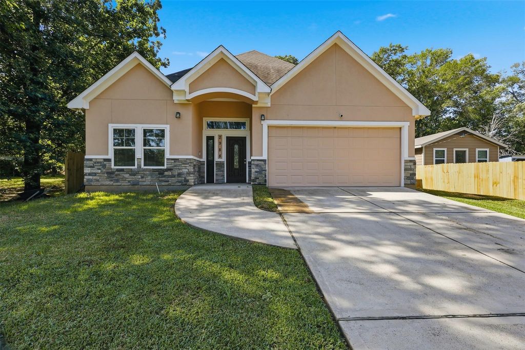 2988 Seminole Street, Willis, TX 77378