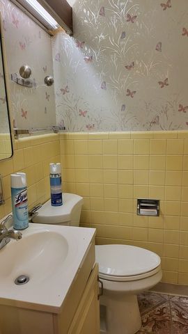7023 S Bennett Avenue, Chicago, IL 60649