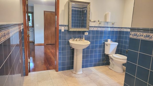 7023 S Bennett Avenue, Chicago, IL 60649