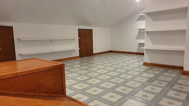 7023 S Bennett Avenue, Chicago, IL 60649