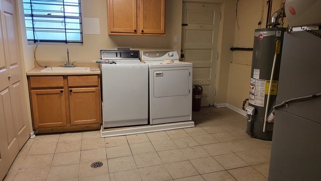 7023 S Bennett Avenue, Chicago, IL 60649
