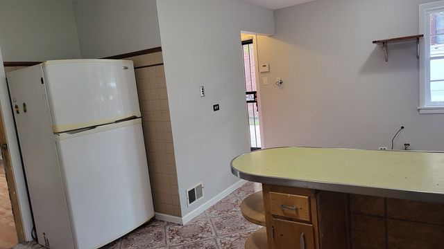 7023 S Bennett Avenue, Chicago, IL 60649
