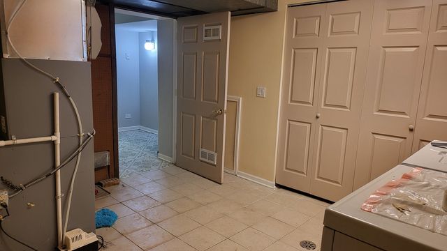 7023 S Bennett Avenue, Chicago, IL 60649