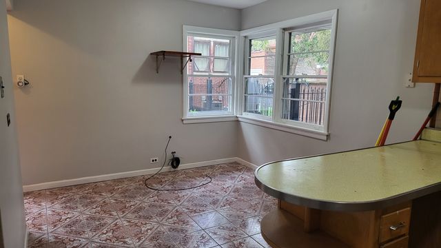 7023 S Bennett Avenue, Chicago, IL 60649