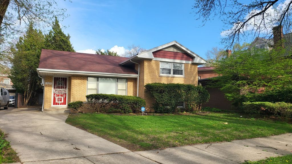 7023 S Bennett Avenue, Chicago, IL 60649
