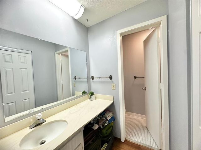 4120 Parklawn Avenue 134, Edina, MN 55435