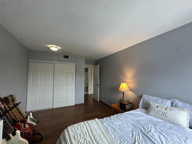 4120 Parklawn Avenue 134, Edina, MN 55435