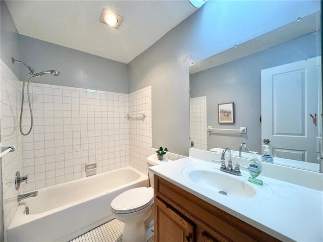 4120 Parklawn Avenue 134, Edina, MN 55435