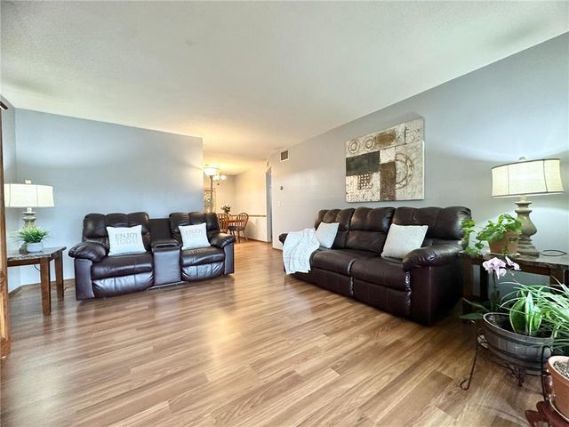 4120 Parklawn Avenue 134, Edina, MN 55435