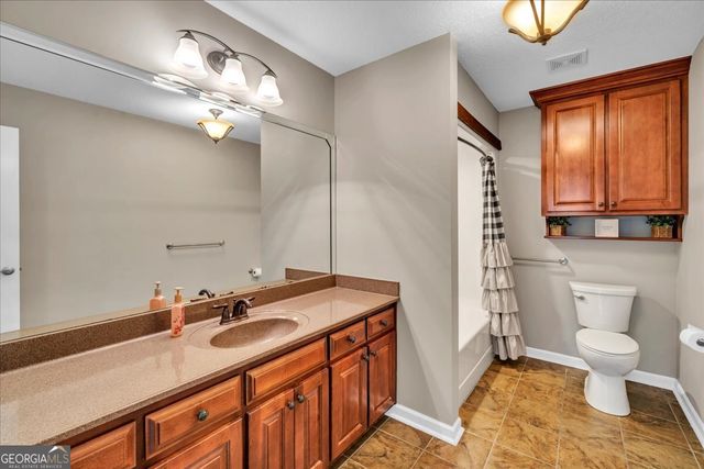 194 Lakeside Drive, Eastman, GA 31023