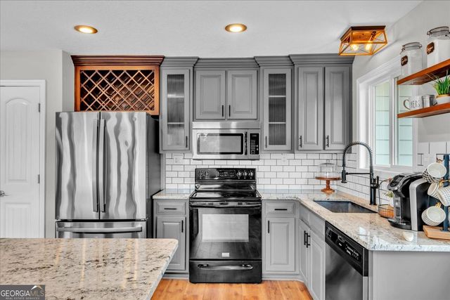 194 Lakeside Drive, Eastman, GA 31023