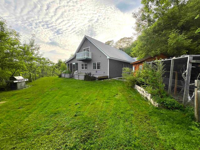 272 Pumpkin Harbor Road, Cambridge, VT 05444
