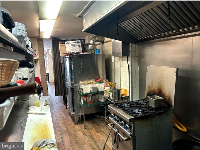 2422 W RHAWN ST, Philadelphia, PA 19152