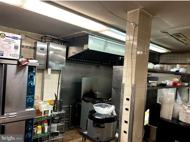 2422 W RHAWN ST, Philadelphia, PA 19152