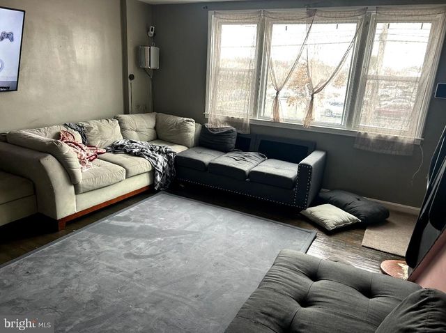 2422 W RHAWN ST, Philadelphia, PA 19152