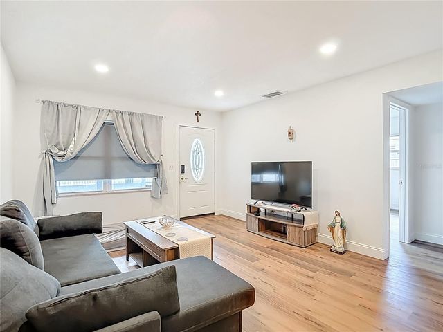 5110 GATEWAY DRIVE, Tampa, FL 33615