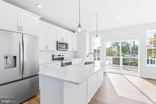 205 MONTEITH DR, Winchester, VA 22601