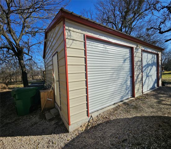 1006 East Drive, Lake Bridgeport, TX 76426