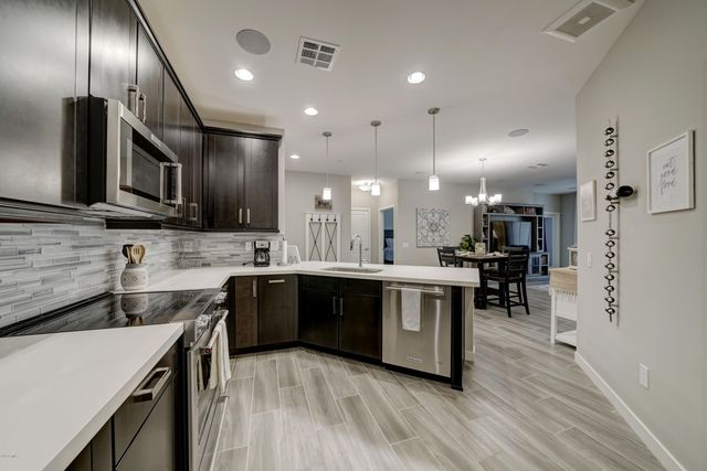 2511 W Queen Creek Road Unit 138, Chandler, AZ 85248