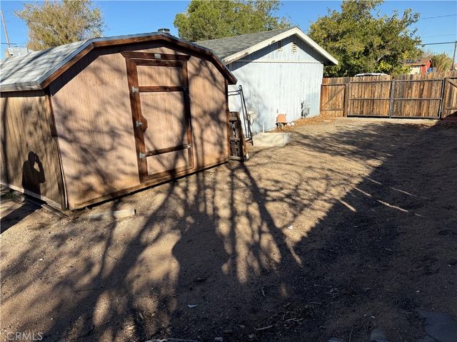 17747 Walnut, Hesperia, CA 92345