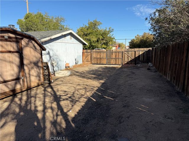 17747 Walnut, Hesperia, CA 92345