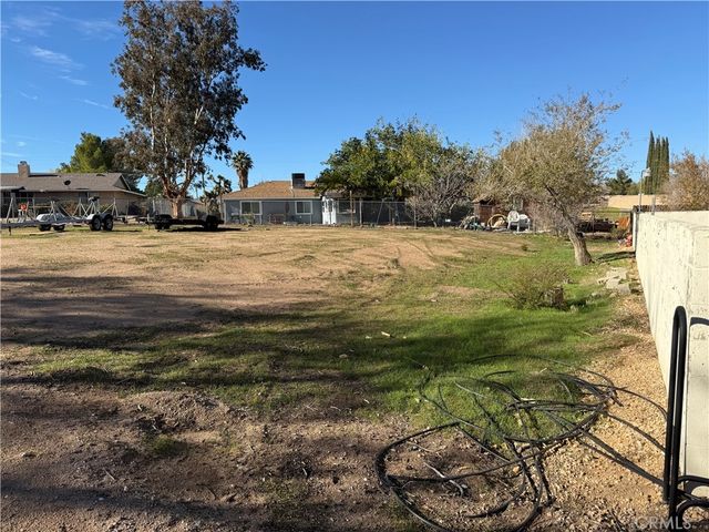 17747 Walnut, Hesperia, CA 92345