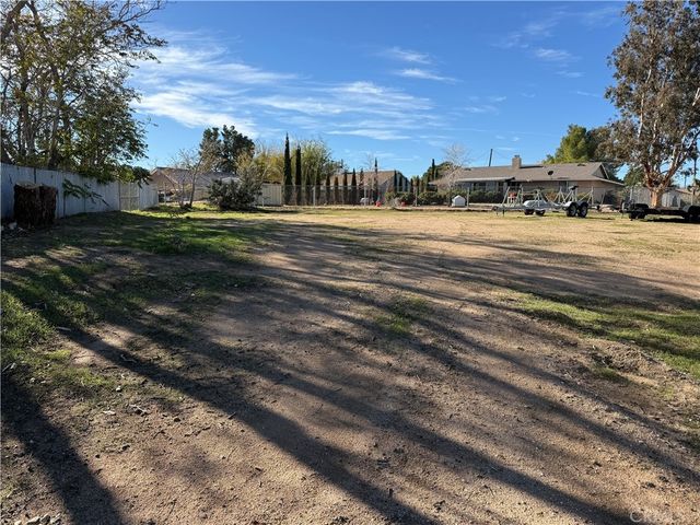 17747 Walnut, Hesperia, CA 92345