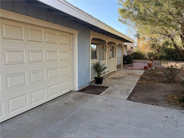 17747 Walnut, Hesperia, CA 92345