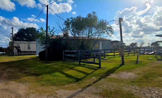 12025 Mcfarlane Road, Beasley, TX 77417