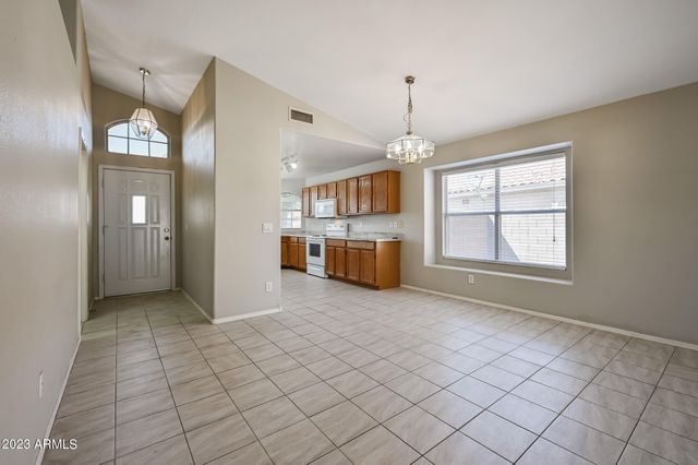 7253 E KIVA Avenue, Mesa, AZ 85209