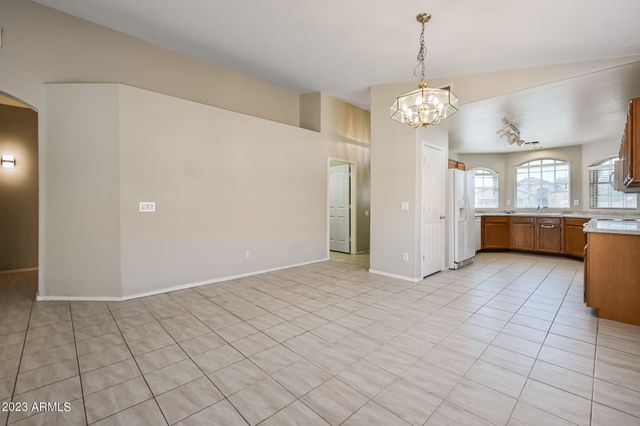 7253 E KIVA Avenue, Mesa, AZ 85209