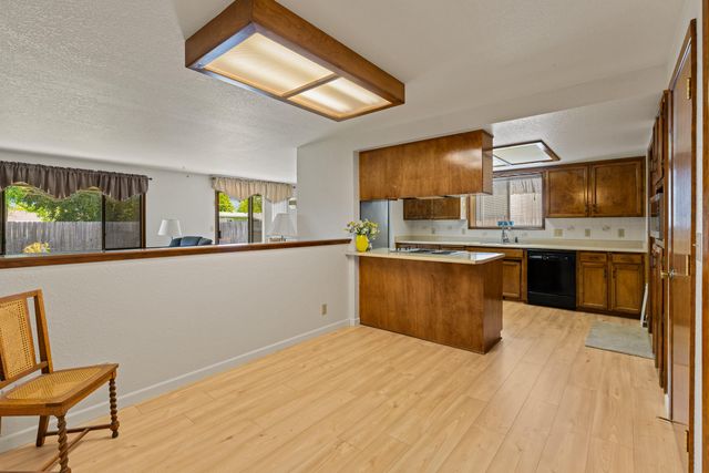 2900 Lois Lane, Grants Pass, OR 97527