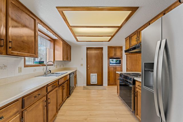 2900 Lois Lane, Grants Pass, OR 97527