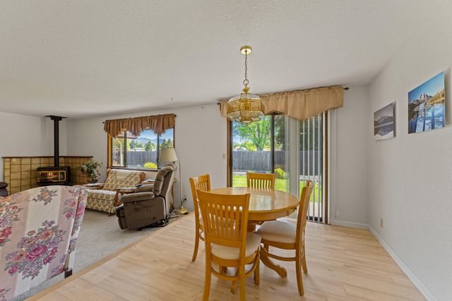 2900 Lois Lane, Grants Pass, OR 97527