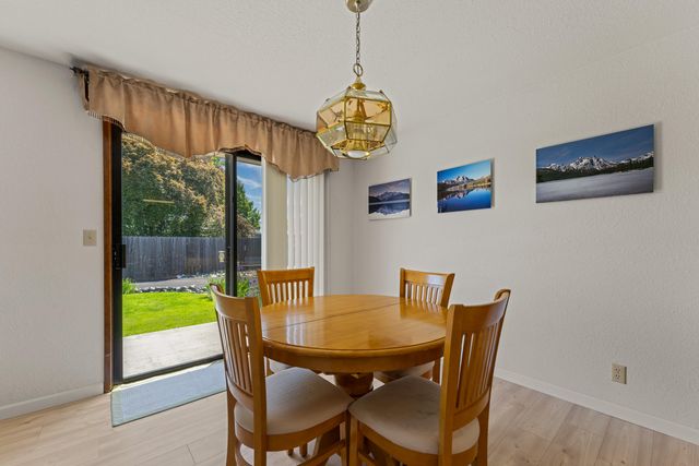 2900 Lois Lane, Grants Pass, OR 97527