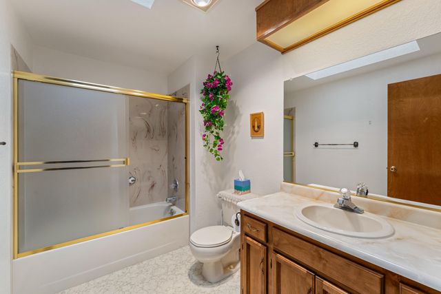 2900 Lois Lane, Grants Pass, OR 97527