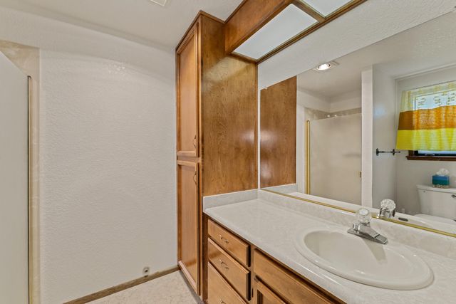 2900 Lois Lane, Grants Pass, OR 97527