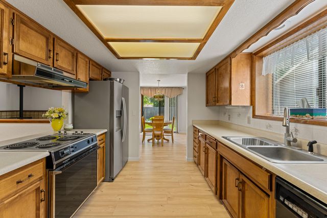 2900 Lois Lane, Grants Pass, OR 97527