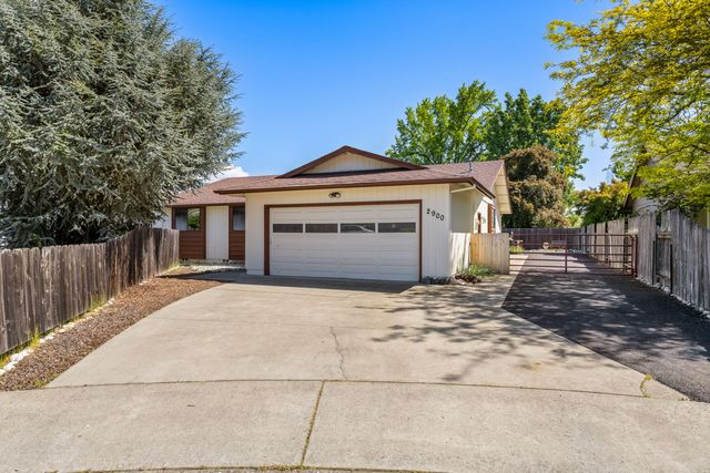 2900 Lois Lane, Grants Pass, OR 97527