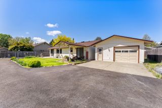 2900 Lois Lane, Grants Pass, OR 97527