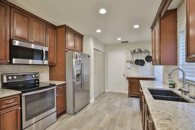 7920 GEORGE WASHINGTON LANE, Tampa, FL 33637