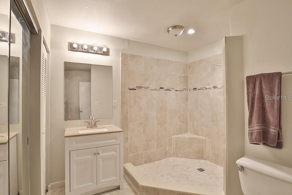 Image 4 of property listing at 7920 GEORGE WASHINGTON LANE, Tampa, FL 33637