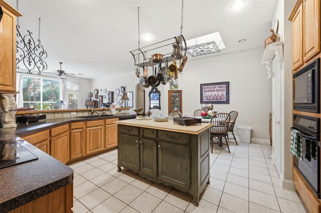 7 Lake Forest Court, Trophy Club, TX 76262